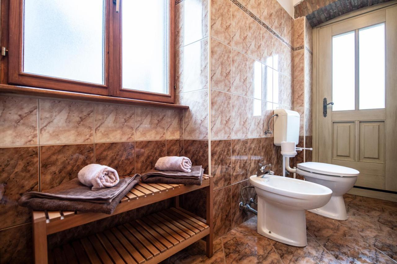 Old Town Studio And Apartment Върсар Екстериор снимка