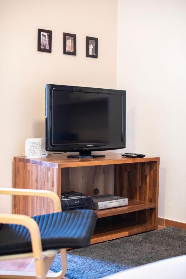 Old Town Studio And Apartment Върсар Екстериор снимка