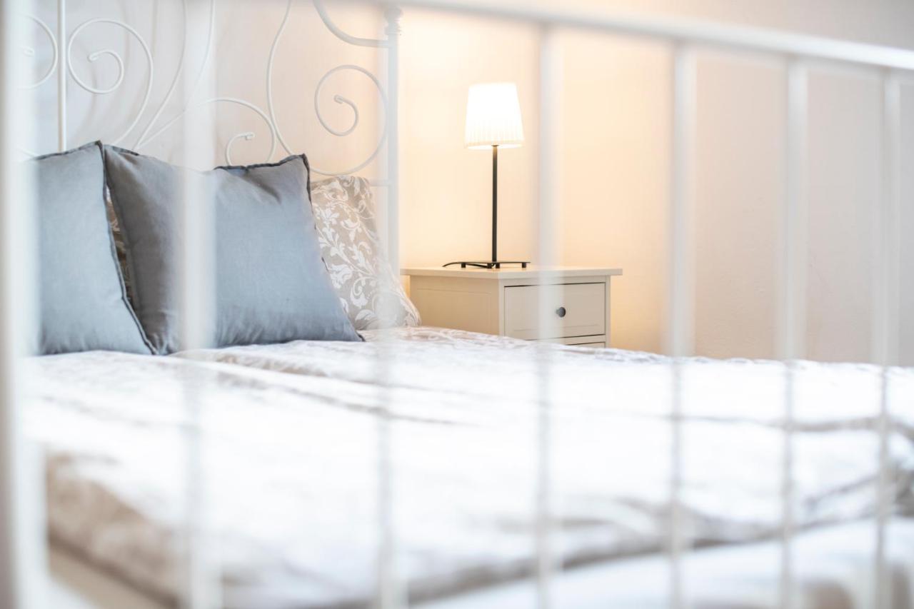 Old Town Studio And Apartment Върсар Екстериор снимка