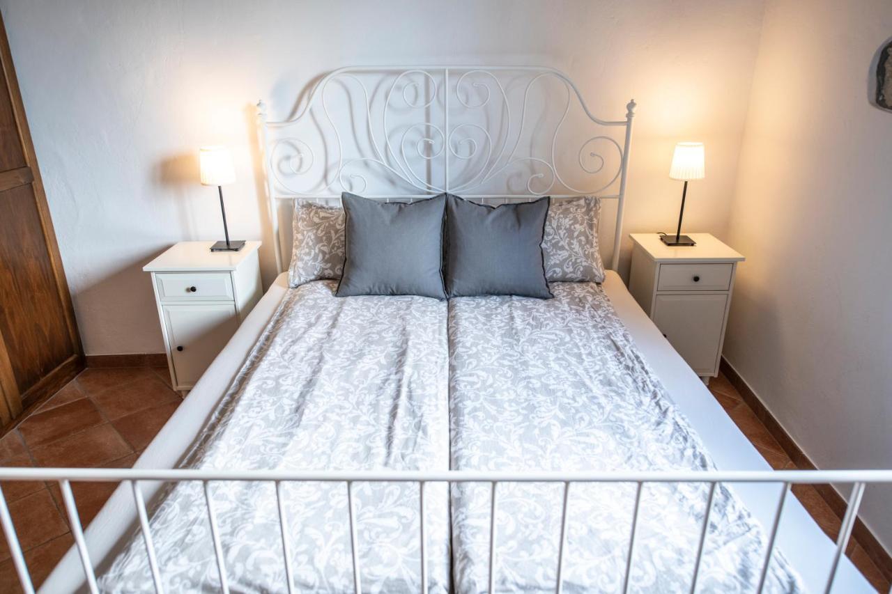 Old Town Studio And Apartment Върсар Екстериор снимка