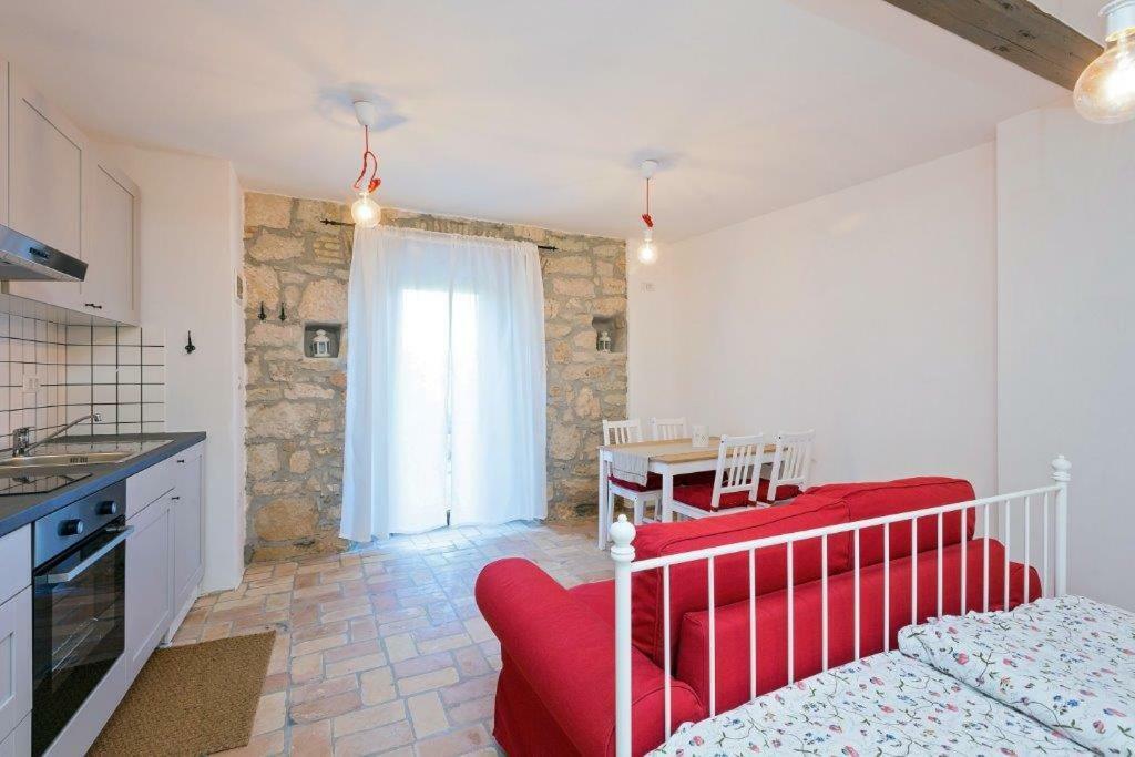 Old Town Studio And Apartment Върсар Екстериор снимка